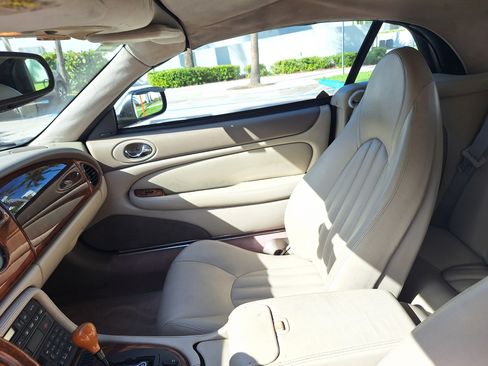 Used 2000 Jaguar XK8 Convertible image 24