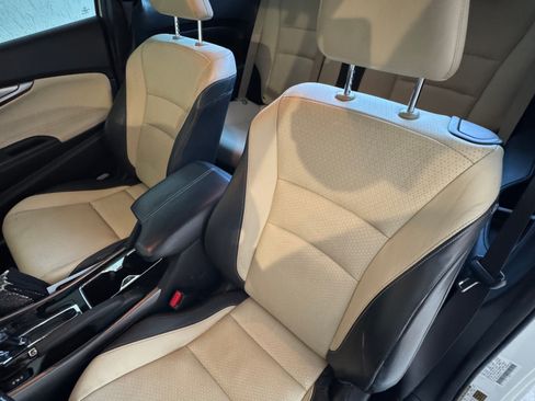 Used 2017 Honda Accord Touring image 14