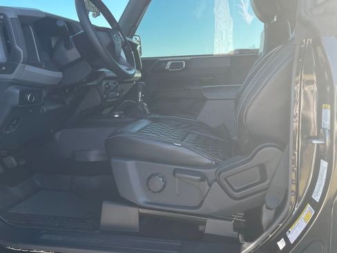 Used 2022 Ford Bronco 2-Door image 5