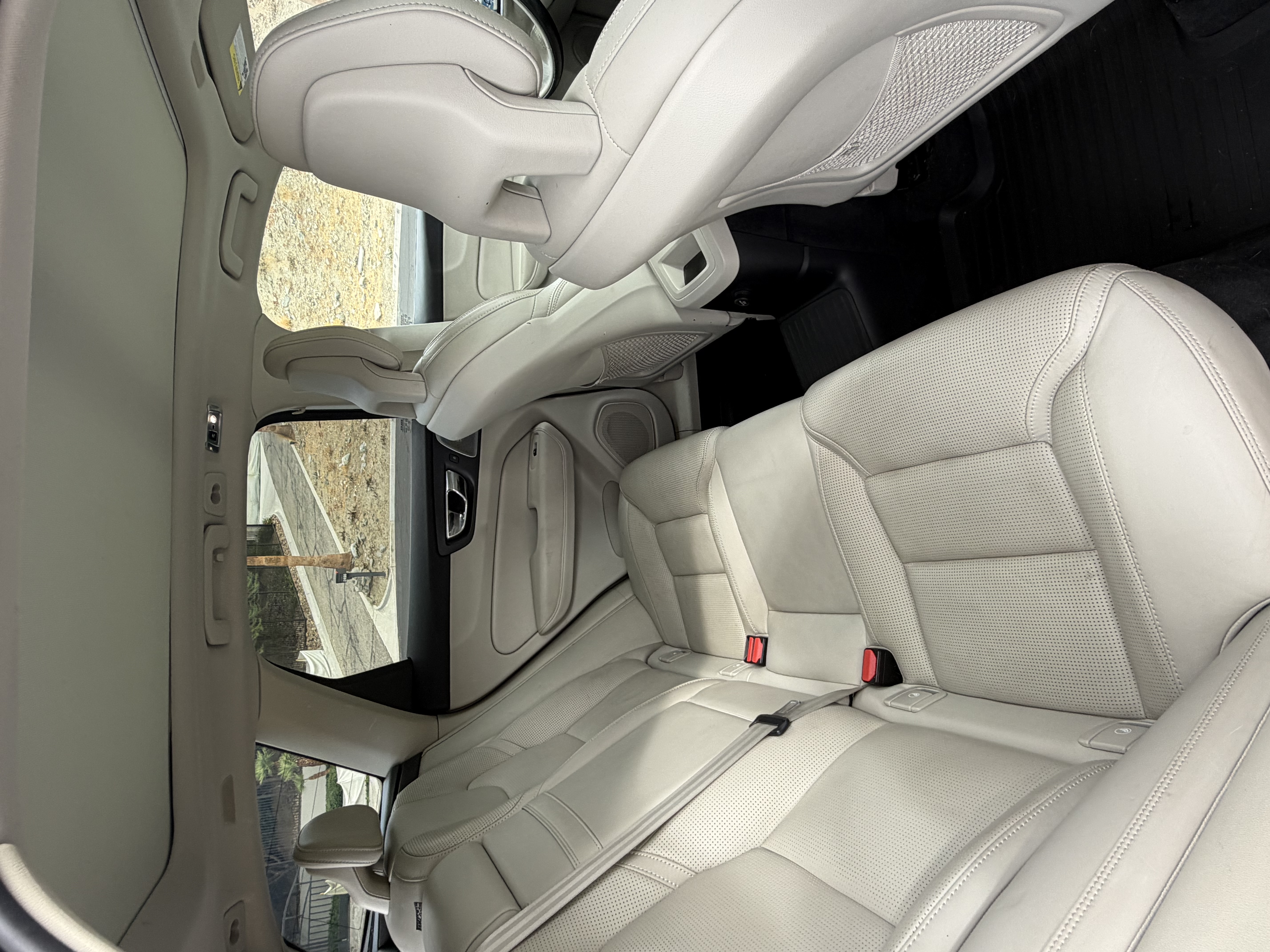Used 2018 Volvo XC60 T8 Inscription w/ Luxury Seat Package AWD/4WD image 24