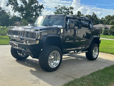 Used 2005 HUMMER H2 SUT w/ Preferred Equipment Group AWD/4WD image 9