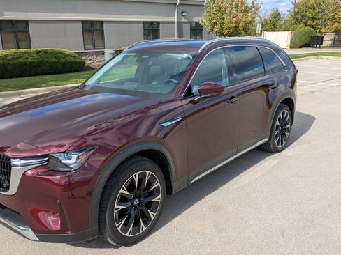 Used 2024 MAZDA CX-90 Plug-In Hybrid w/ Premium Pkg image 4