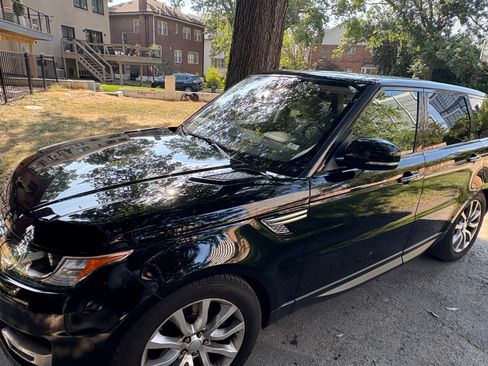 Used 2017 Land Rover Range Rover Sport HSE image 1