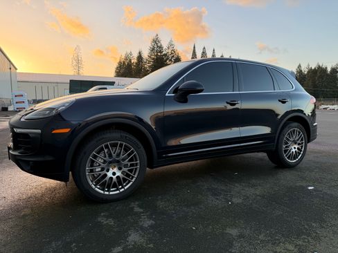 Used 2017 Porsche Cayenne S w/ Premium Plus Package image 1