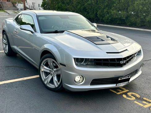 Used 2010 Chevrolet Camaro SS w/ RS Package RWD image 4