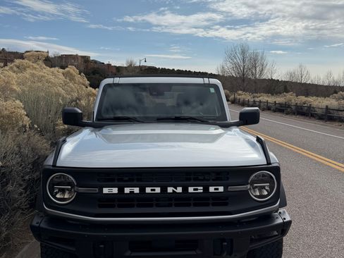 Used 2021 Ford Bronco Black Diamond image 6