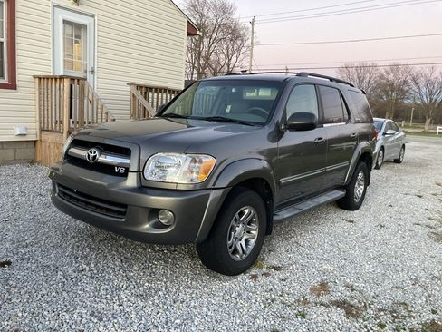 Used 2005 Toyota Sequoia Limited AWD/4WD image 1