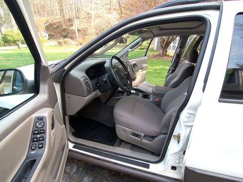 Used 2004 Jeep Grand Cherokee Laredo w/ Convenience Group image 19