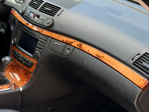 Used 2009 Mercedes-Benz E 350 Sedan image 16