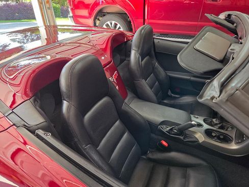 Used 2006 Chevrolet Corvette Convertible w/ Preferred Equipment Group image 8
