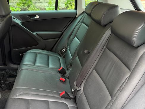 Used 2010 Volkswagen Tiguan SEL image 13