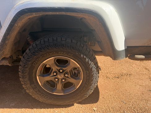 Used 2022 Jeep Gladiator Rubicon w/ Trailer Tow Package image 26