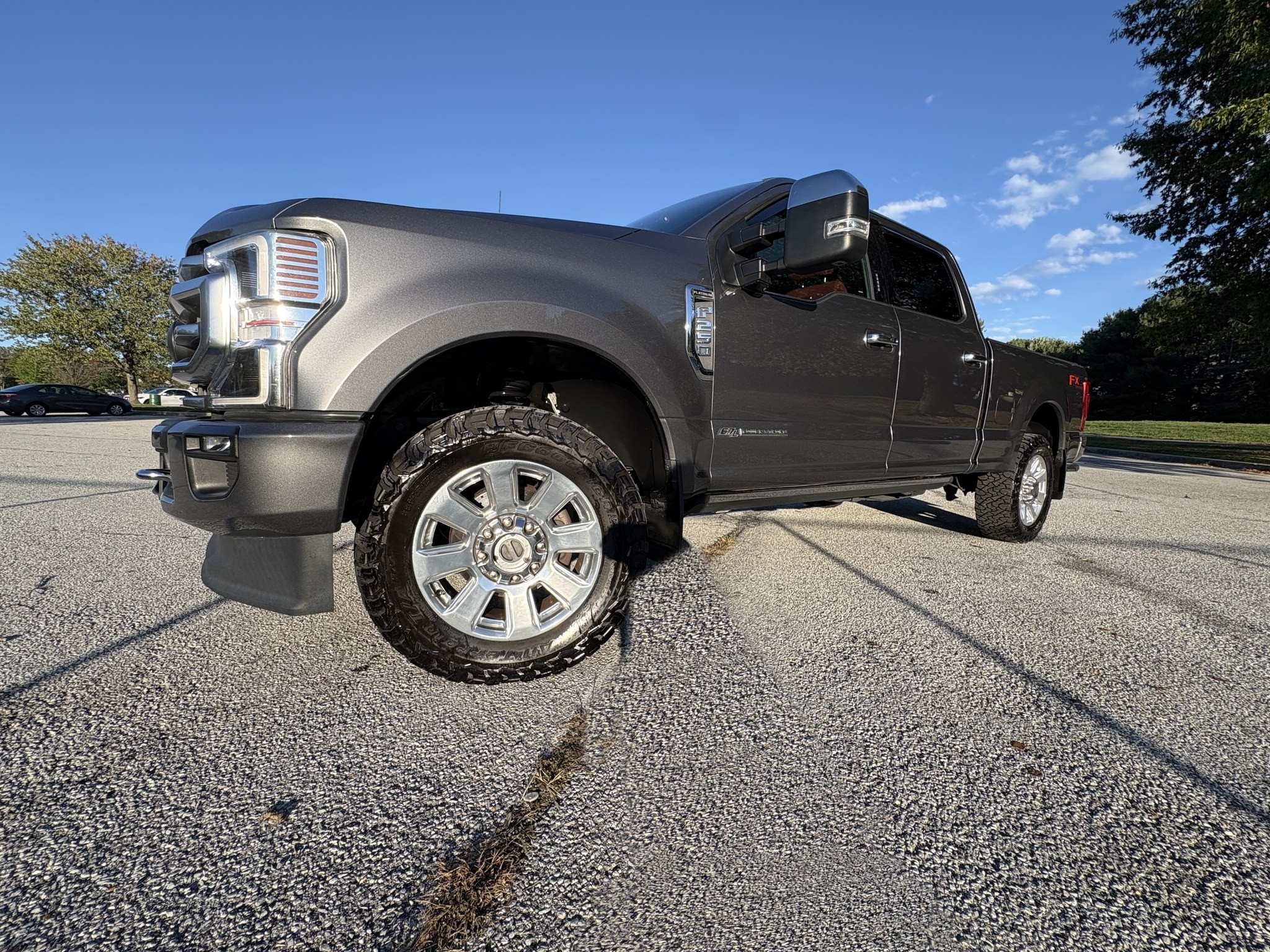 Used 2022 Ford F250 Platinum w/ FX4 Off-Road Package AWD/4WD image 2