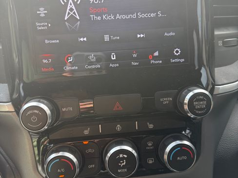 Used 2021 RAM 1500 Big Horn AWD/4WD image 18