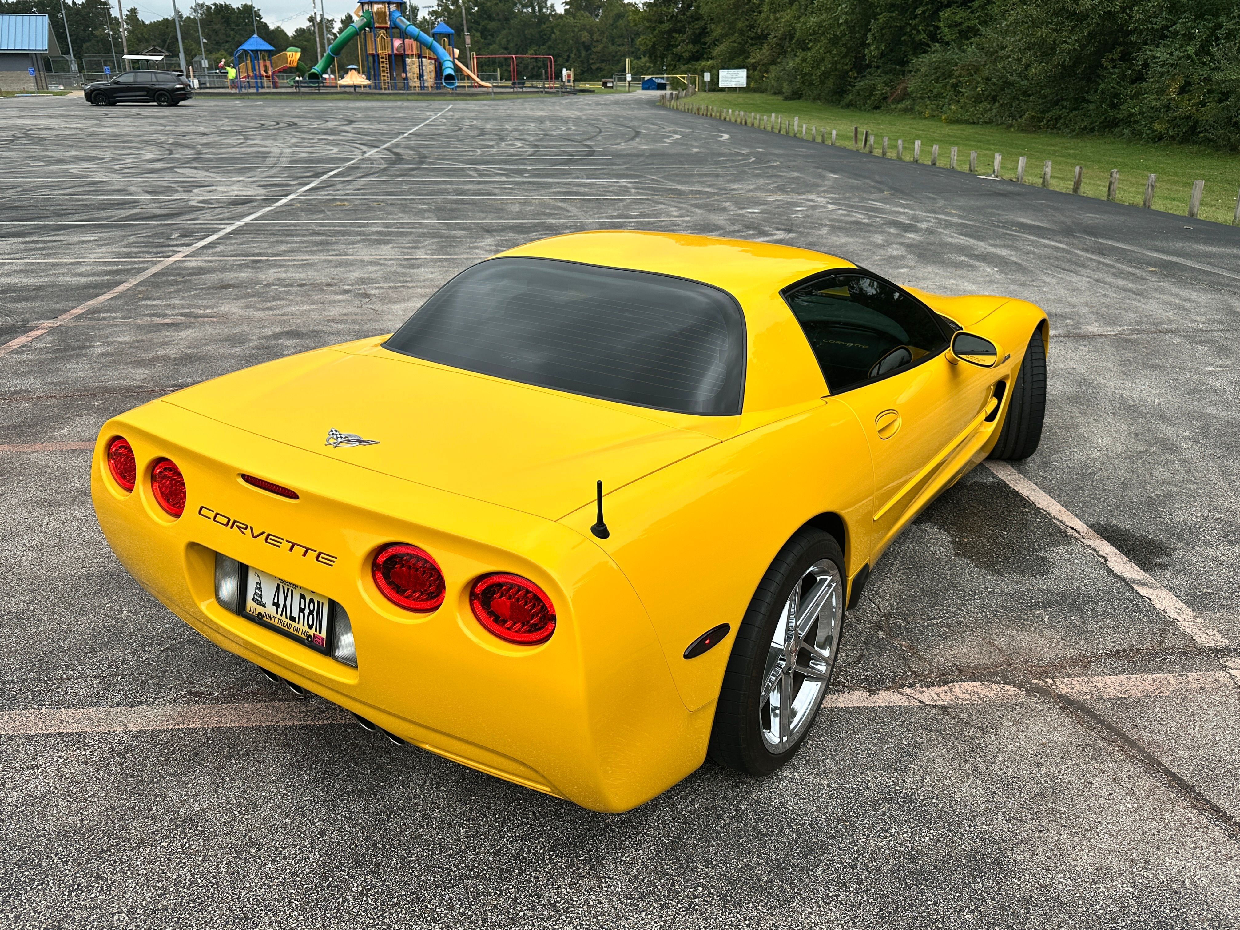 Used 2003 Chevrolet Corvette Z06 w/ Memory Package, 3 Drivers RWD image 11