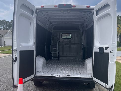Used 2023 RAM ProMaster 2500 image 8