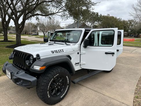 Used 2021 Jeep Wrangler Unlimited Sport image 1