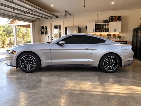 Used 2022 Ford Mustang Premium w/ Equipment Group 201A RWD image 5
