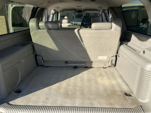 Used 2004 Chevrolet Suburban LT w/ Preferred Equipment Group image 19