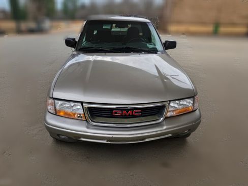 Used 2002 GMC Sonoma SLS w/ Marketing Option Pkg image 2