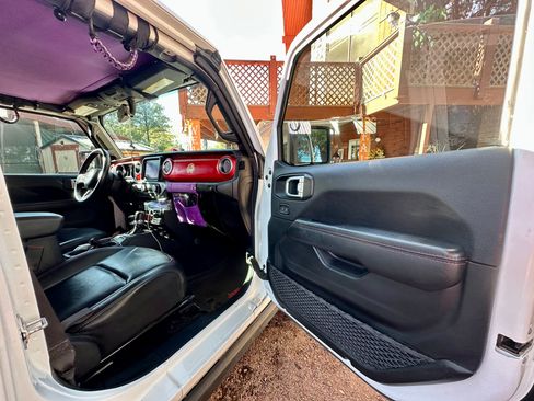 Used 2022 Jeep Gladiator Rubicon w/ Trailer Tow Package image 6