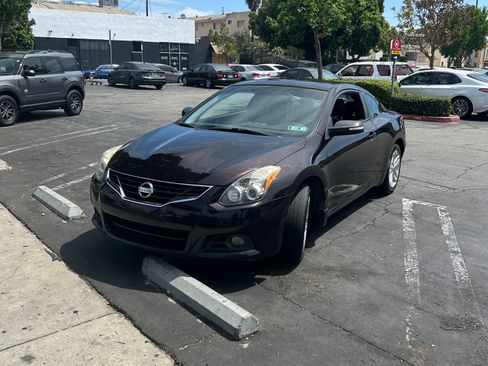 Used 2012 Nissan Altima 2.5 S w/ Convenience Pkg FWD image 2