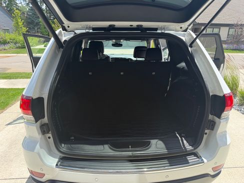 Used 2020 Jeep Grand Cherokee Limited AWD/4WD image 14