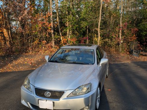Used 2006 Lexus IS 250 image 2