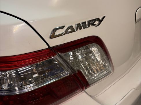 Used 2007 Toyota Camry Hybrid Sedan 4D image 6