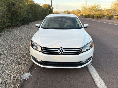 Used 2015 Volkswagen Passat 1.8T Limited Edition image 6