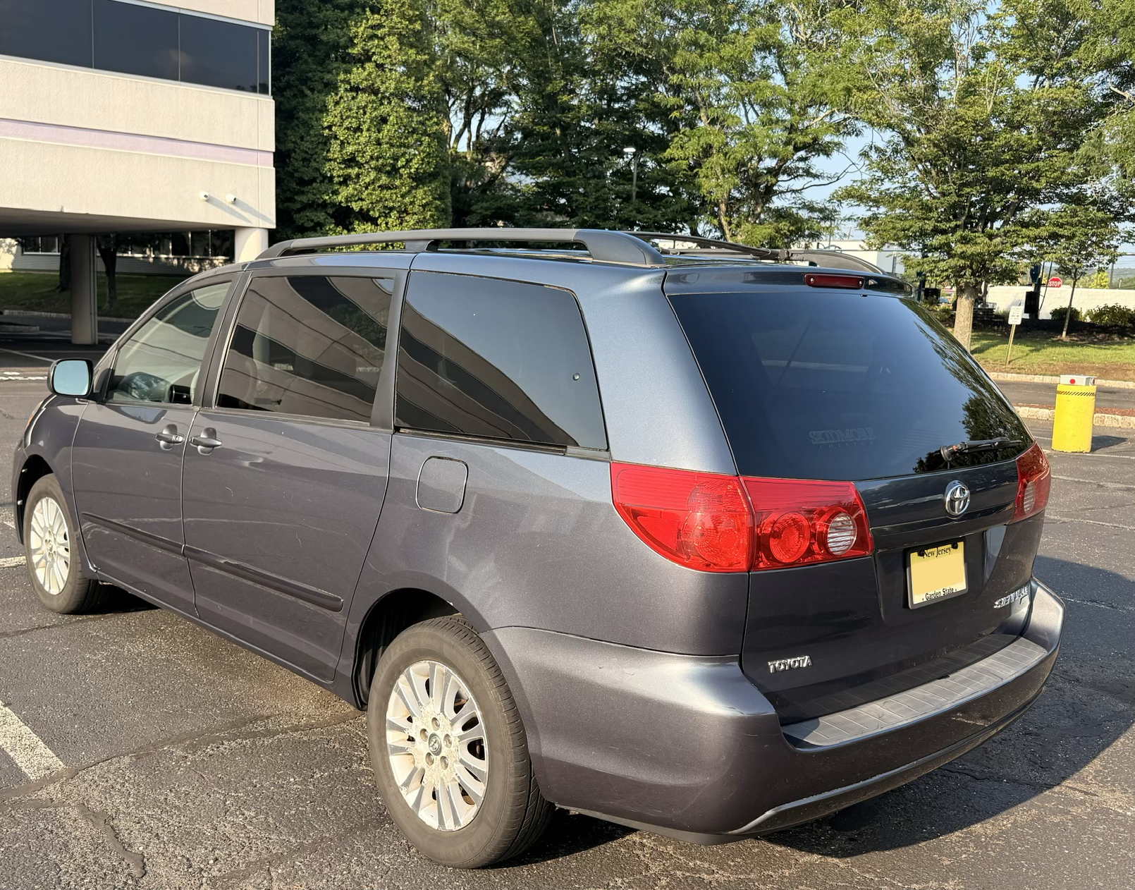 Used 2010 Toyota Sienna LE AWD/4WD image 10