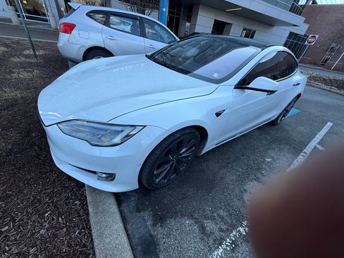 Used 2020 Tesla Model S Performance image 1