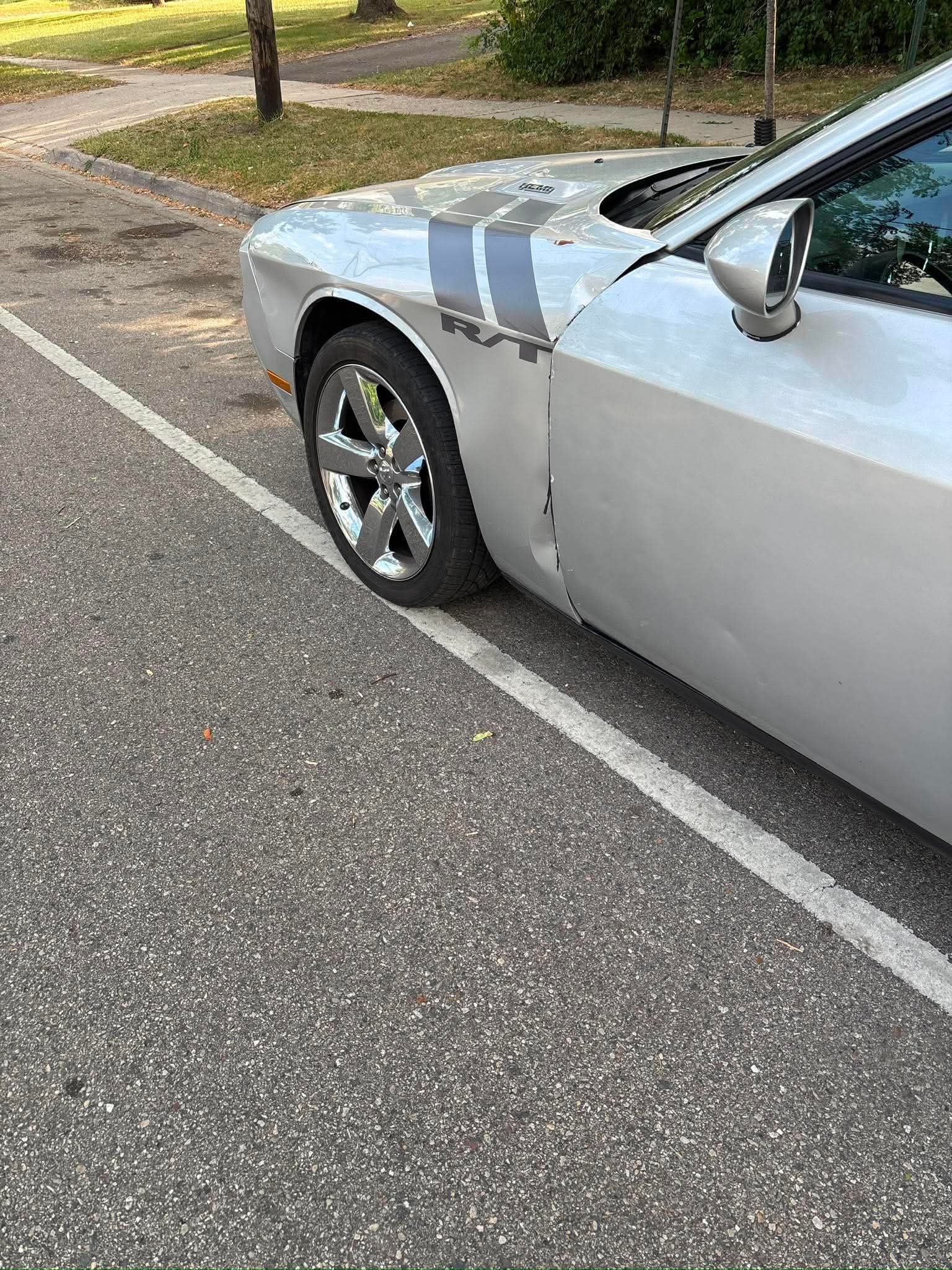 Used 2009 Dodge Challenger R/T RWD image 5