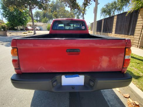 Used 2001 Toyota Tacoma PreRunner RWD image 4