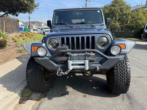 Used 2001 Jeep Wrangler SE image 2