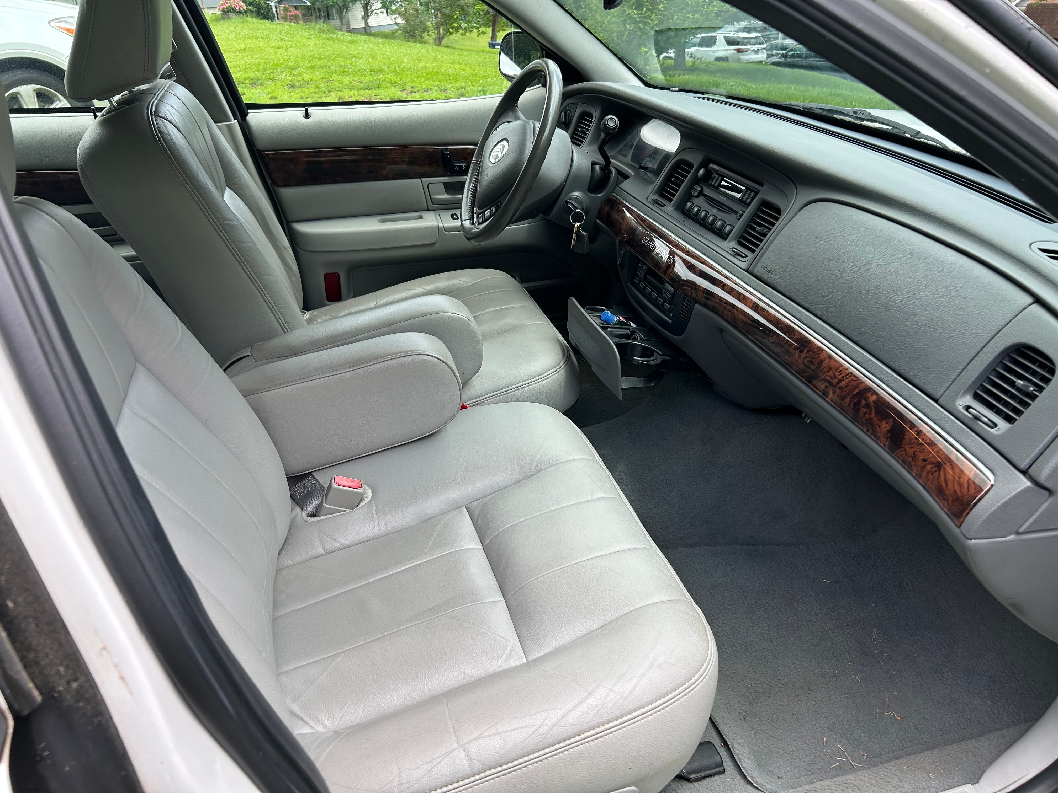 Used 2004 Mercury Grand Marquis LS RWD image 16