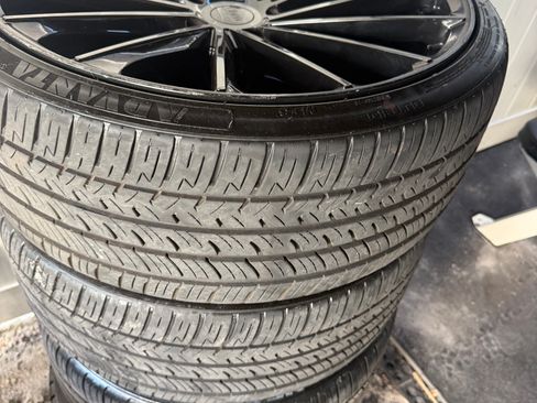 Used 2021 Tesla Model S Plaid image 2