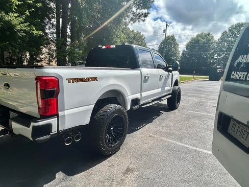 Used 2023 Ford F350 Lariat w/ Lariat Ultimate Package AWD/4WD image 8