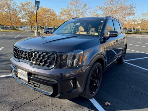 Used 2025 Kia Telluride EX X-Line AWD/4WD image 1