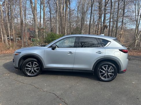 Used 2017 MAZDA CX-5 Grand Touring w/ Premium Package image 16