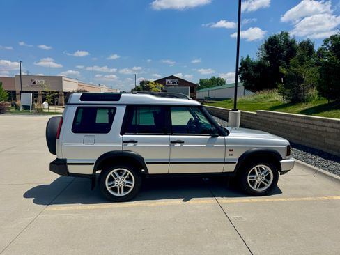 Used 2003 Land Rover Discovery SE AWD/4WD image 10