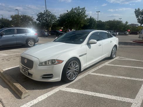 Used 2015 Jaguar XJ L Portfolio RWD image 8