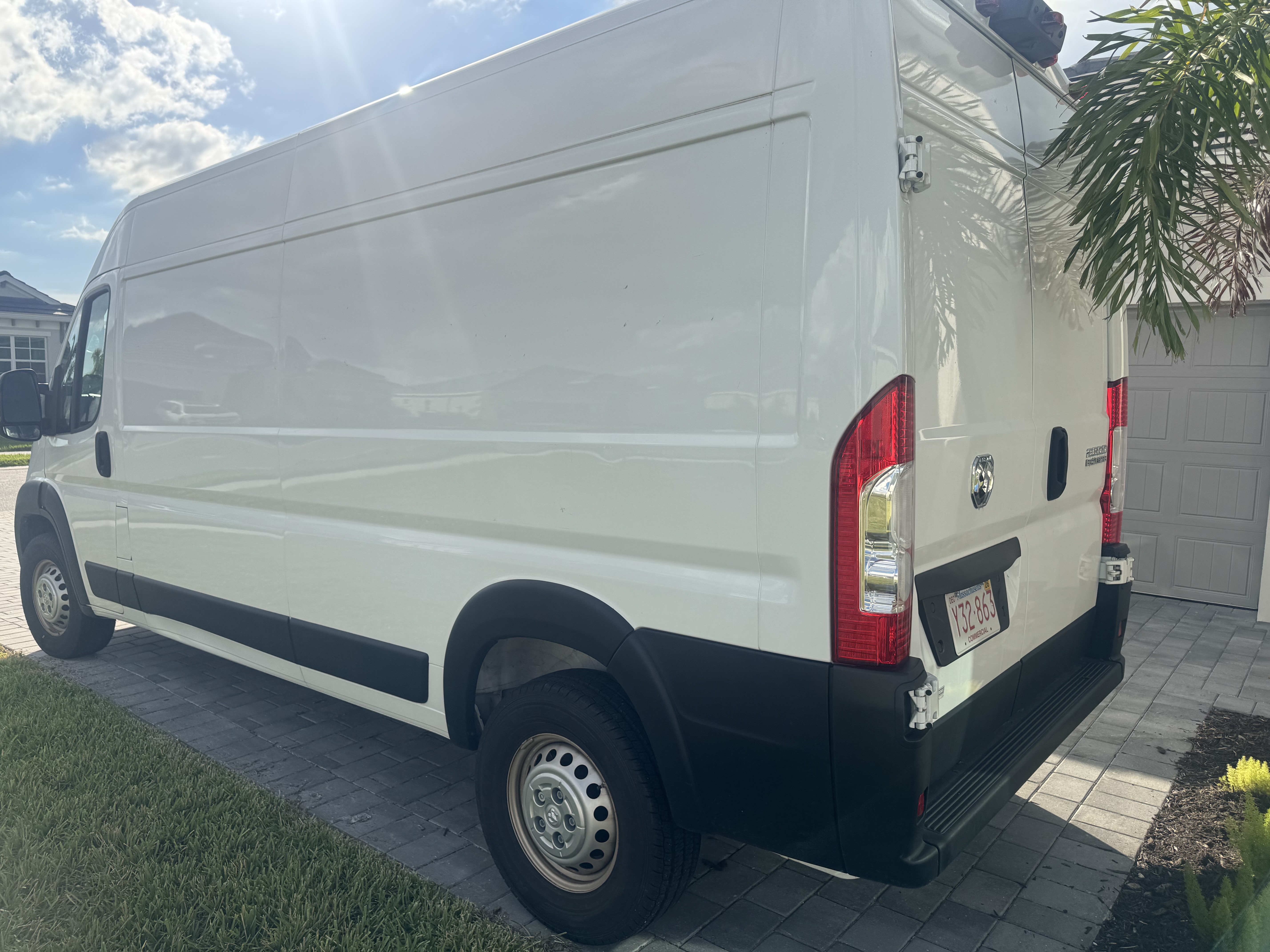 Used 2025 RAM ProMaster 2500 w/ Convenience Group FWD image 2