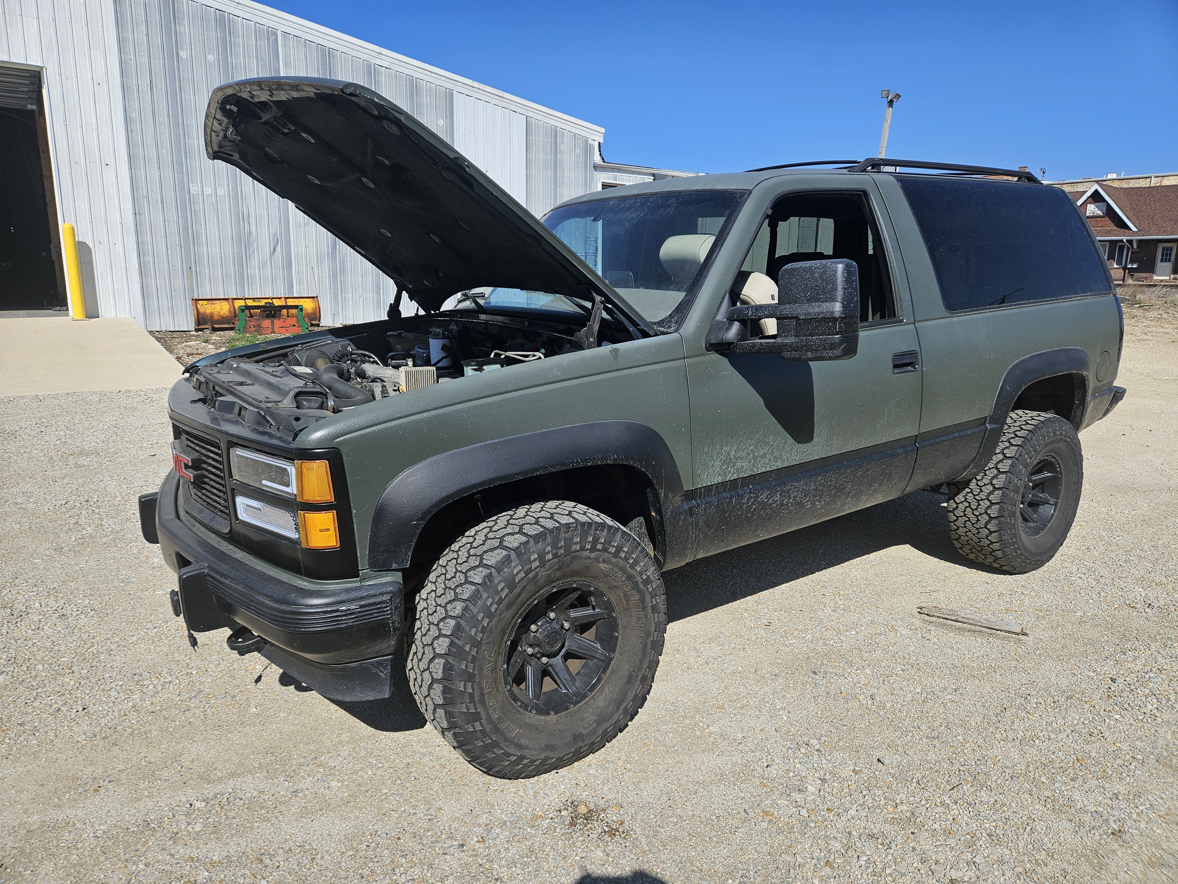 Used 1995 GMC Yukon 4WD 2-Door image 1