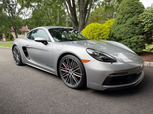 Used 2025 Porsche 718 Cayman GTS RWD image 4