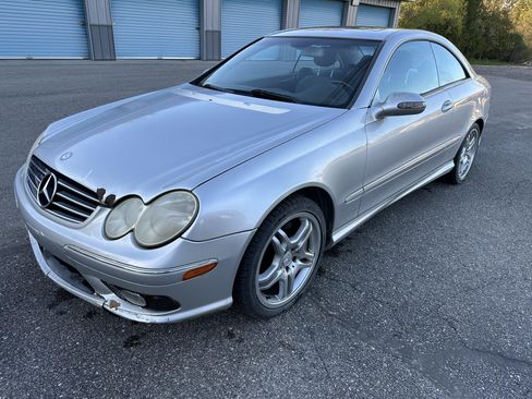 Used 2004 Mercedes-Benz CLK 500 Coupe image 2