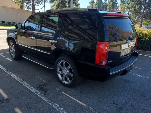 Used 2009 Cadillac Escalade 2WD image 2