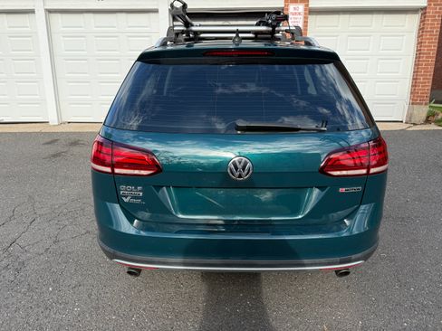 Used 2019 Volkswagen Golf Alltrack SE image 2