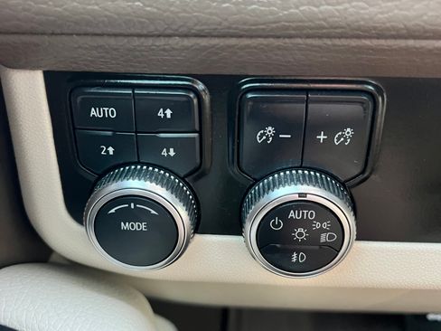 Used 2021 GMC Yukon Denali w/ Advanced Technology Package AWD/4WD image 24