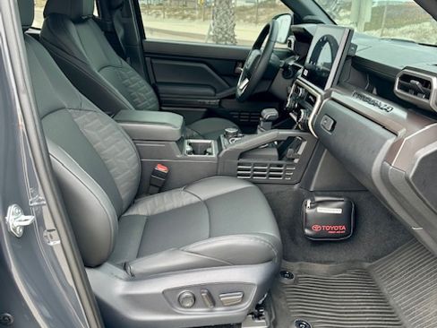 Used 2025 Toyota Tacoma TRD Off-Road w/ TRD Off Road Premium Package image 13